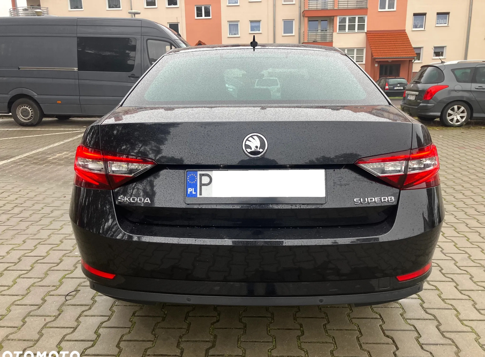 Skoda Superb cena 77800 przebieg: 189050, rok produkcji 2018 z Leszno małe 667